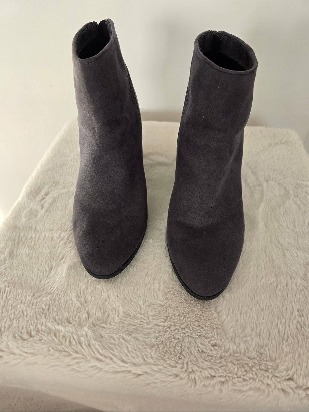 American Eagle By Payless Women's Suede Ankle Boots in Charcoal